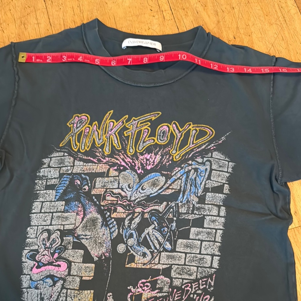 Daydreamer Pink Floyd Woman’s Tee-grey with Colorful Graphic - Picture 7 of 7